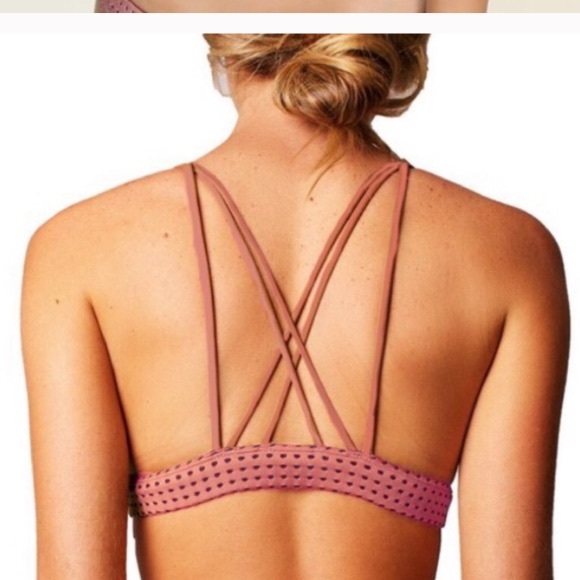 Acacia Awapui top in Lipstick Mesh - Picture 2 of 5